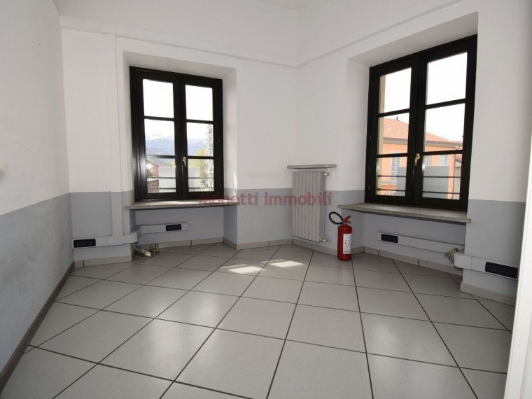 Pinerolo-in-zona-centrale-appartamento-con-terrazzino