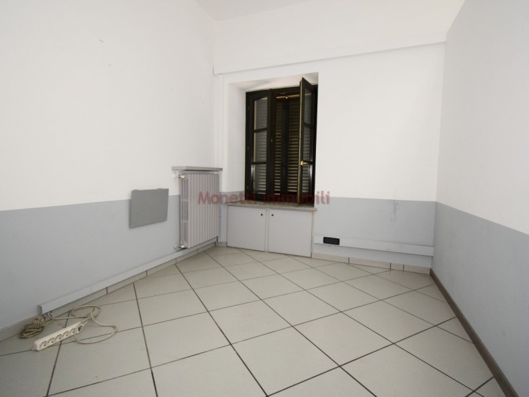 Pinerolo-in-zona-centrale-appartamento-con-terrazzino
