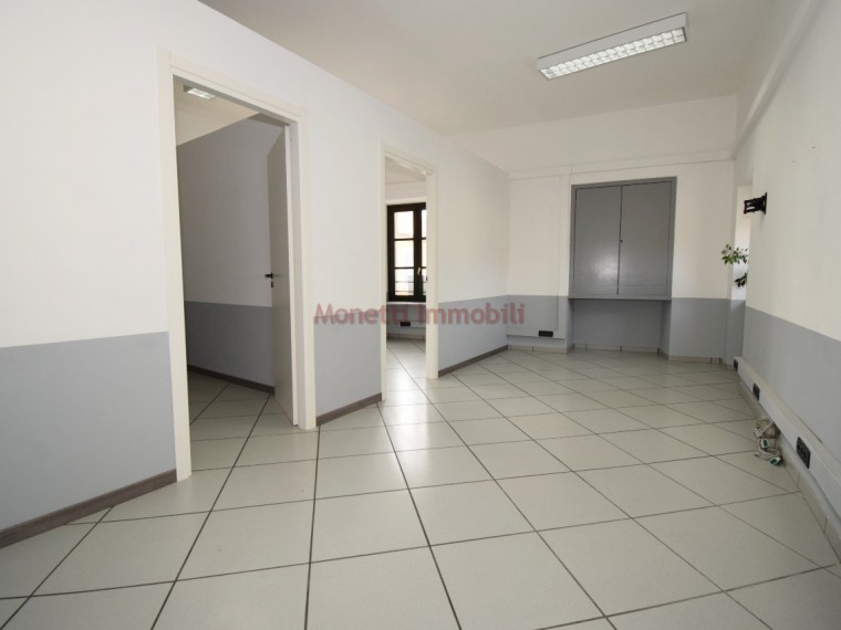 Pinerolo-in-zona-centrale-appartamento-con-terrazzino