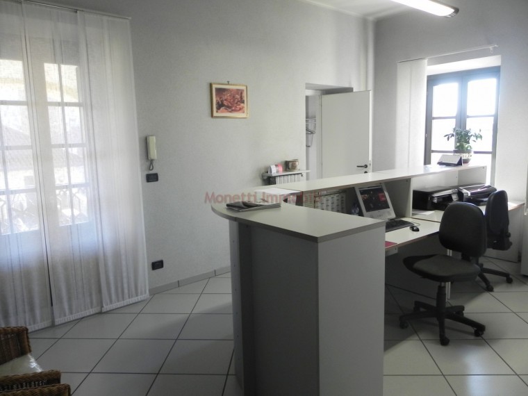 Pinerolo-in-zona-centrale-appartamento-con-terrazzino