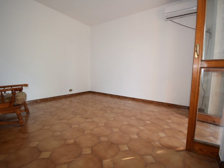 Bricherasio---Fraz.-Cappella-Merli---Villa-di-ampia-metratura-con-giardino.