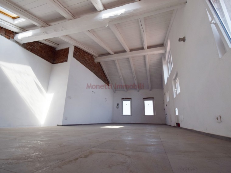Pinerolo-rara-opportunità-di-casa-nella-zona-del-centro-storico