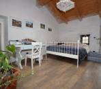 Cavour---Fraz.-Zucchea---Casale-completamente-ristrutturato-con-giardino-terreno.
