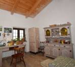 Cavour---Fraz.-Zucchea---Casale-completamente-ristrutturato-con-giardino-terreno.