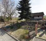 Cavour---Fraz.-Zucchea---Casale-completamente-ristrutturato-con-giardino-terreno.