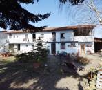 Cavour---Fraz.-Zucchea---Casale-completamente-ristrutturato-con-giardino-terreno.
