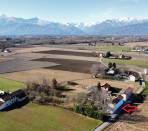 Cavour---Fraz.-Zucchea---Casale-completamente-ristrutturato-con-giardino-terreno.
