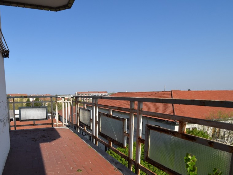 Pinerolo---Appartamento-ultimo-piano-angolare-