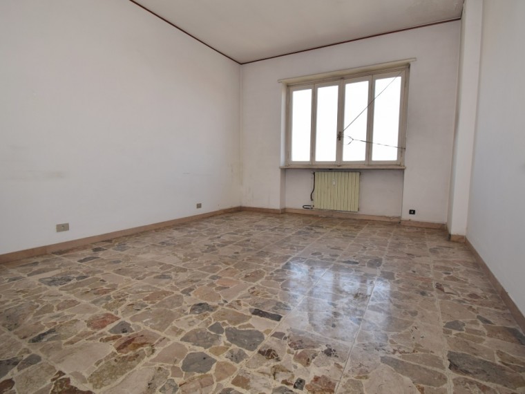 Pinerolo---Appartamento-ultimo-piano-angolare-