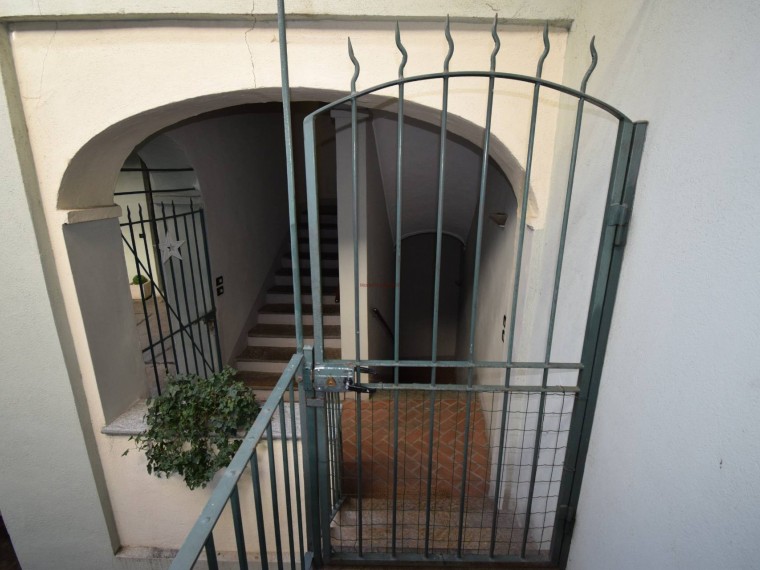 Pinerolo---Centro-storico---Palazzina-composta-da-9-alloggi-affittati