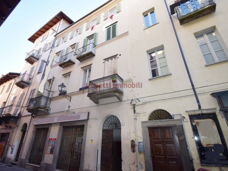 Pinerolo---Centro-storico---Palazzina-composta-da-9-alloggi-affittati