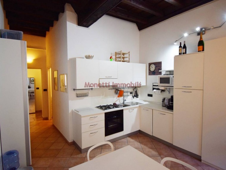 Pinerolo---Centro-storico---Palazzina-composta-da-9-alloggi-affittati