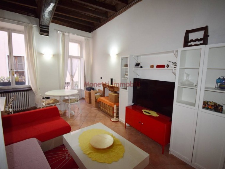 Pinerolo---Centro-storico---Palazzina-composta-da-9-alloggi-affittati