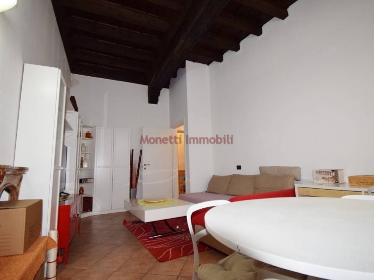 Pinerolo---Centro-storico---Palazzina-composta-da-9-alloggi-affittati