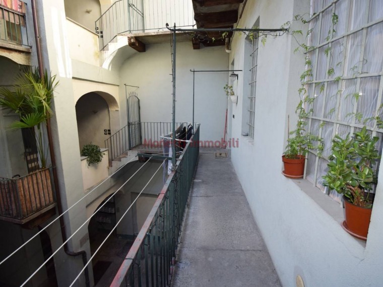 Pinerolo---Centro-storico---Palazzina-composta-da-9-alloggi-affittati