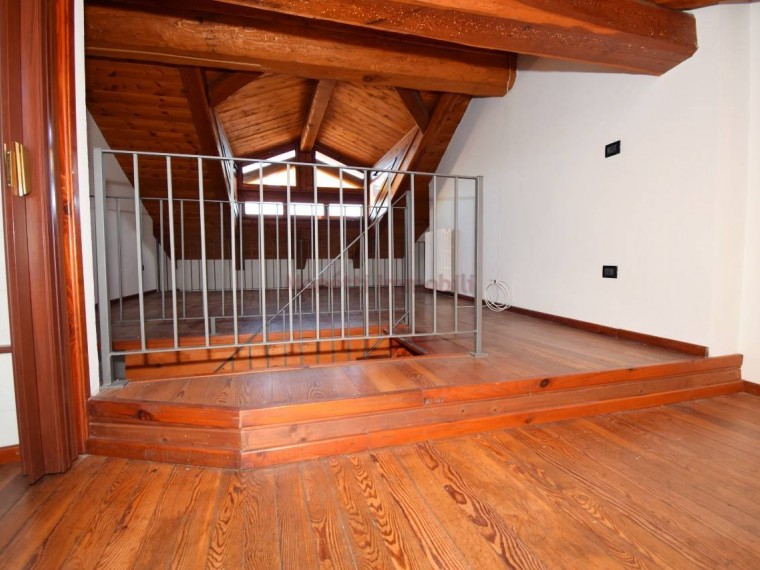 Pinerolo---Centro-storico---Palazzina-composta-da-9-alloggi-affittati