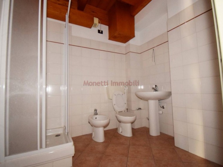 Pinerolo---Centro-storico---Palazzina-composta-da-9-alloggi-affittati
