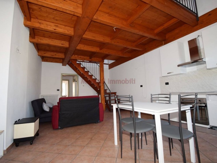 Pinerolo---Centro-storico---Palazzina-composta-da-9-alloggi-affittati