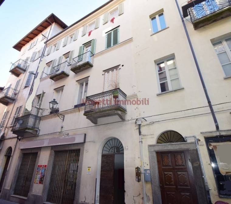 Pinerolo - Centro storico - Palazzina composta da 9 alloggi affittati