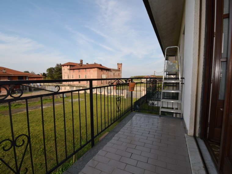 Buriasco---Alloggio-con-terrazzo-e-box-auto