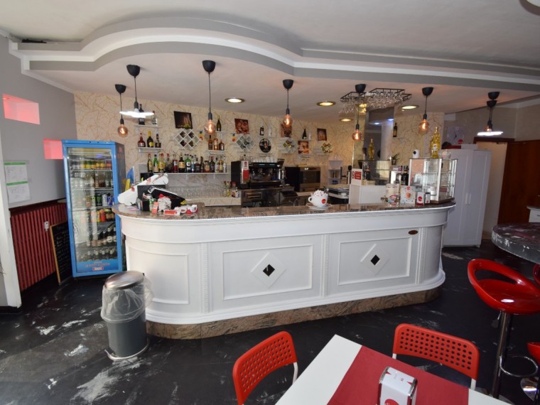 Pinerolo---Vendesi-attività-Bar-Tavola-calda.