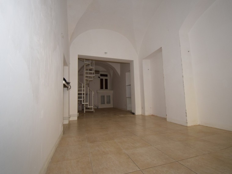 Pinerolo---Locale-commerciale-ristrutturato