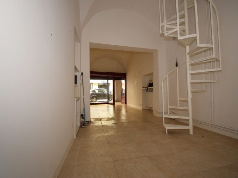 Pinerolo---Locale-commerciale-ristrutturato