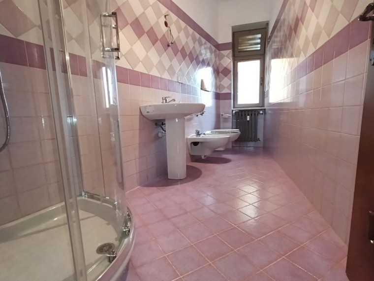 Pinerolo---Trilocale-ristrutturato-e-completamente-arredato.