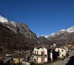 Fenestrelle---Alloggio-trilocale-termo-autonomo-con-posto-auto